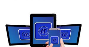 Email marketing e mobile: 4 consigli mobile-phone-579543 1920